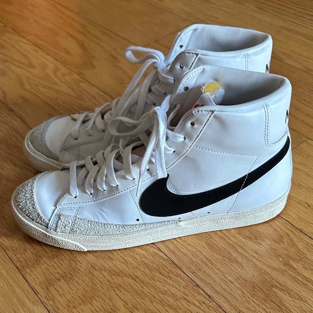Nike White and Black High-Tops